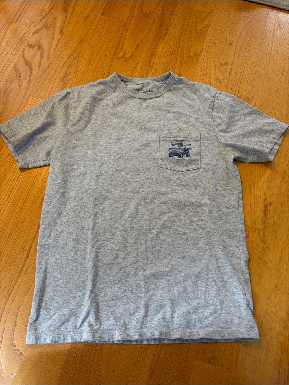 Vineyard vines grey short sleeve pocket tshirt size Small